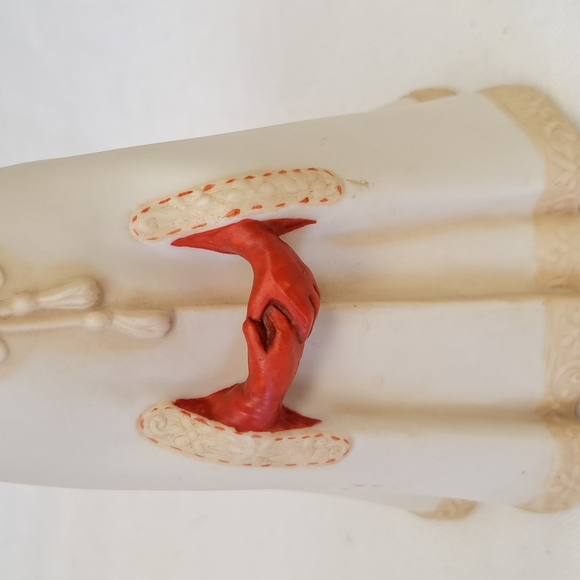 Vintage 1973 stamped  "CYBIS "Little Red Riding Hood porcelain figurine - Picture 3 of 8